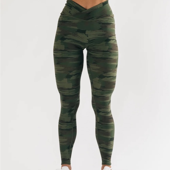 Small Alphalete Surface Power - Olive Canvas Camo - Picture 1 of 4
